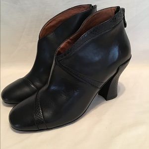 Raffini Umberto Signature heeled ankle bootie,NWOT